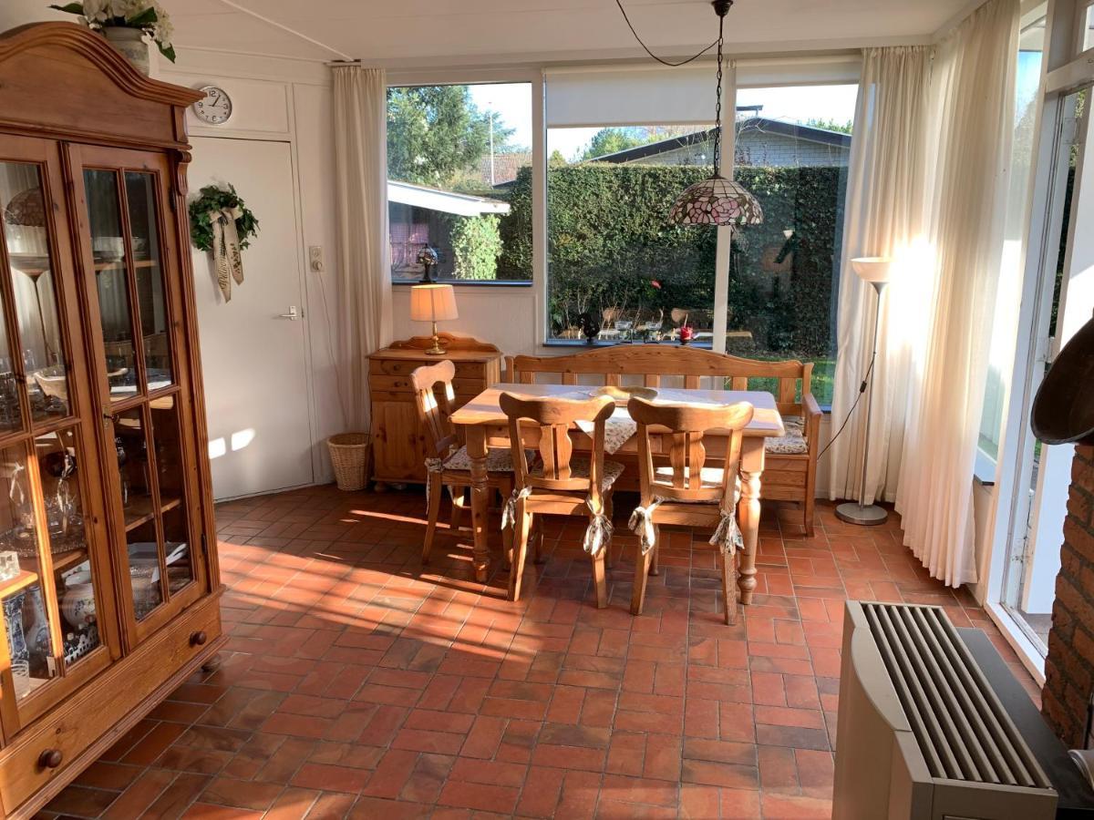 Rustig Gelegen Vakantiebungalow Kortgene Zewnętrze zdjęcie