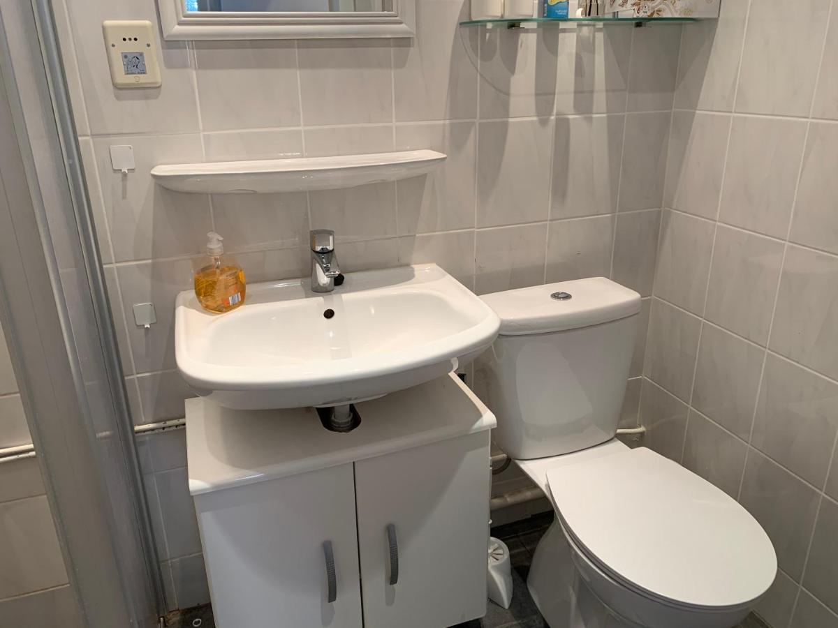 Rustig Gelegen Vakantiebungalow Kortgene Zewnętrze zdjęcie